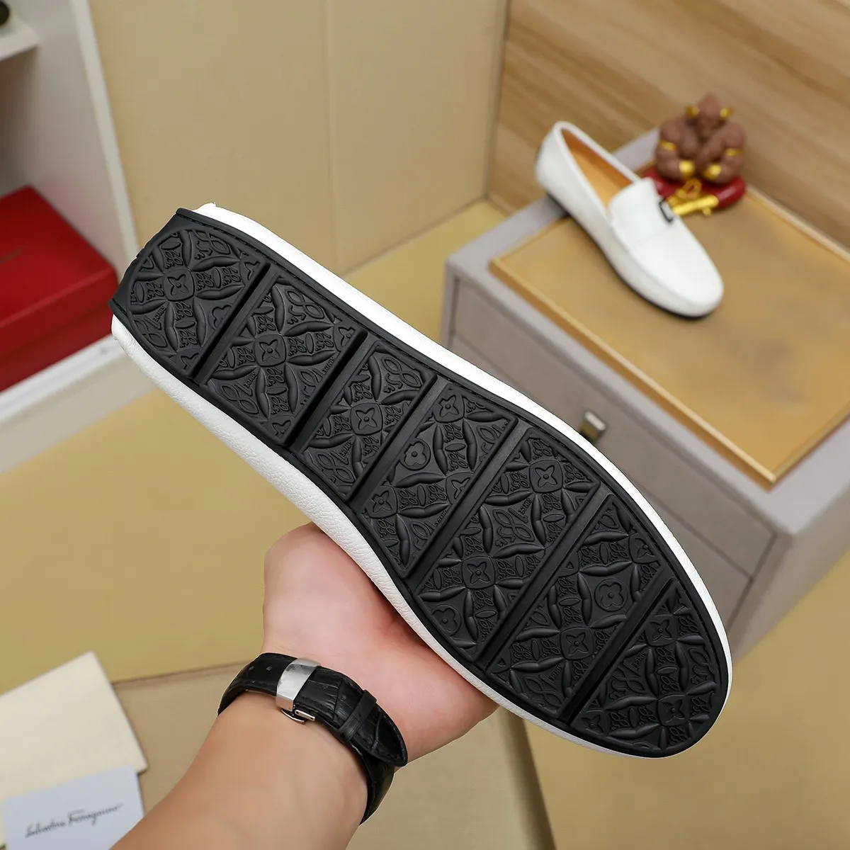 Men's shoes 💰360 🕷🕷【Ferragamo】Ferragamo Popular fashionable casual slip-on shoes🇨🇳Official website counter 1:1 production, original mold opening💯Good quality visible, imported high-end first-layer calfskin, luxurious pigskin lining🌿Very clear texture, high-quality waterproof, non-slip and wear-resistant outsole🎋High quality and low price, truly handmade🍓Color, code number 38-45